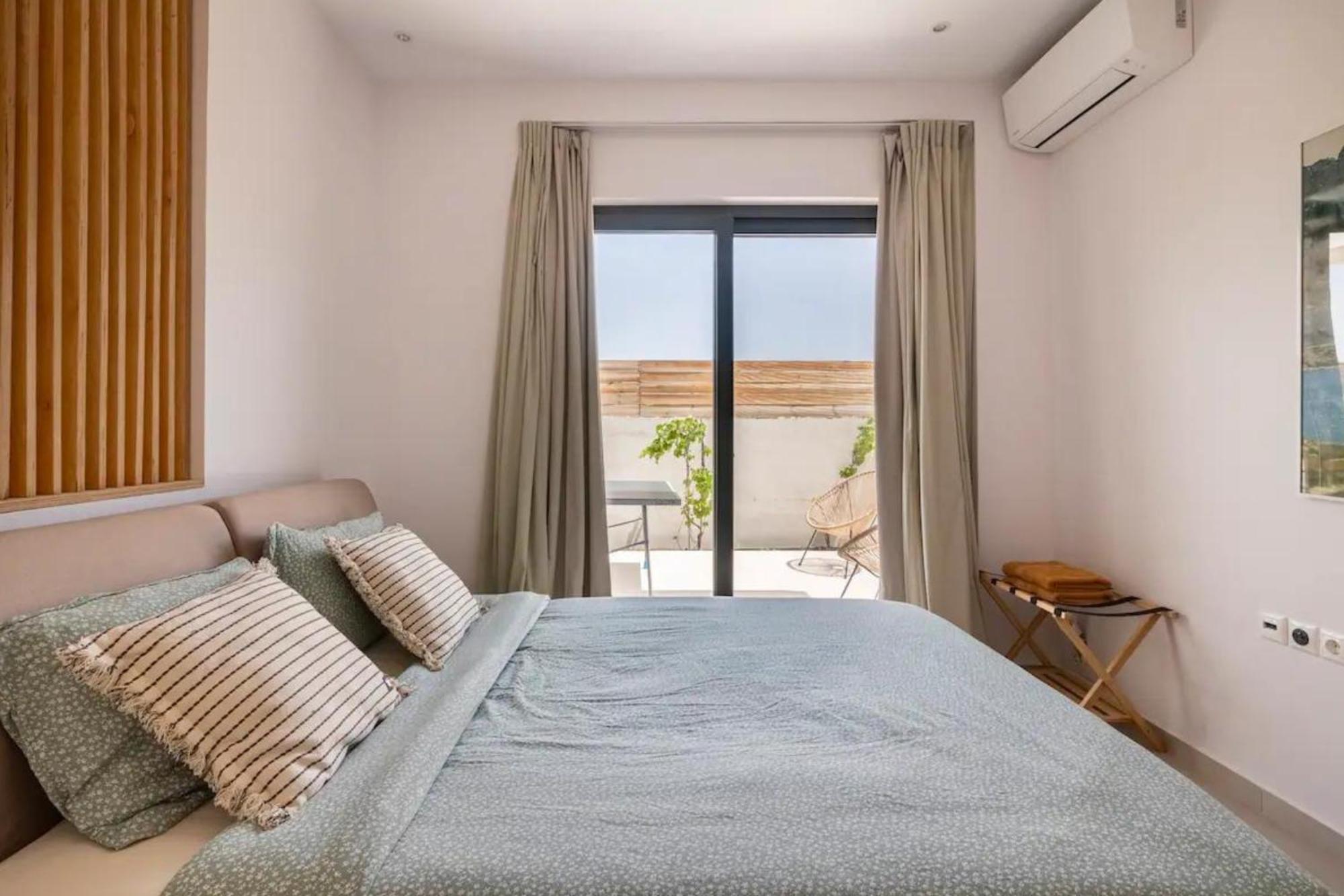Villa Kala Loutraki - Private Pool & Sauna I Beach エクステリア 写真
