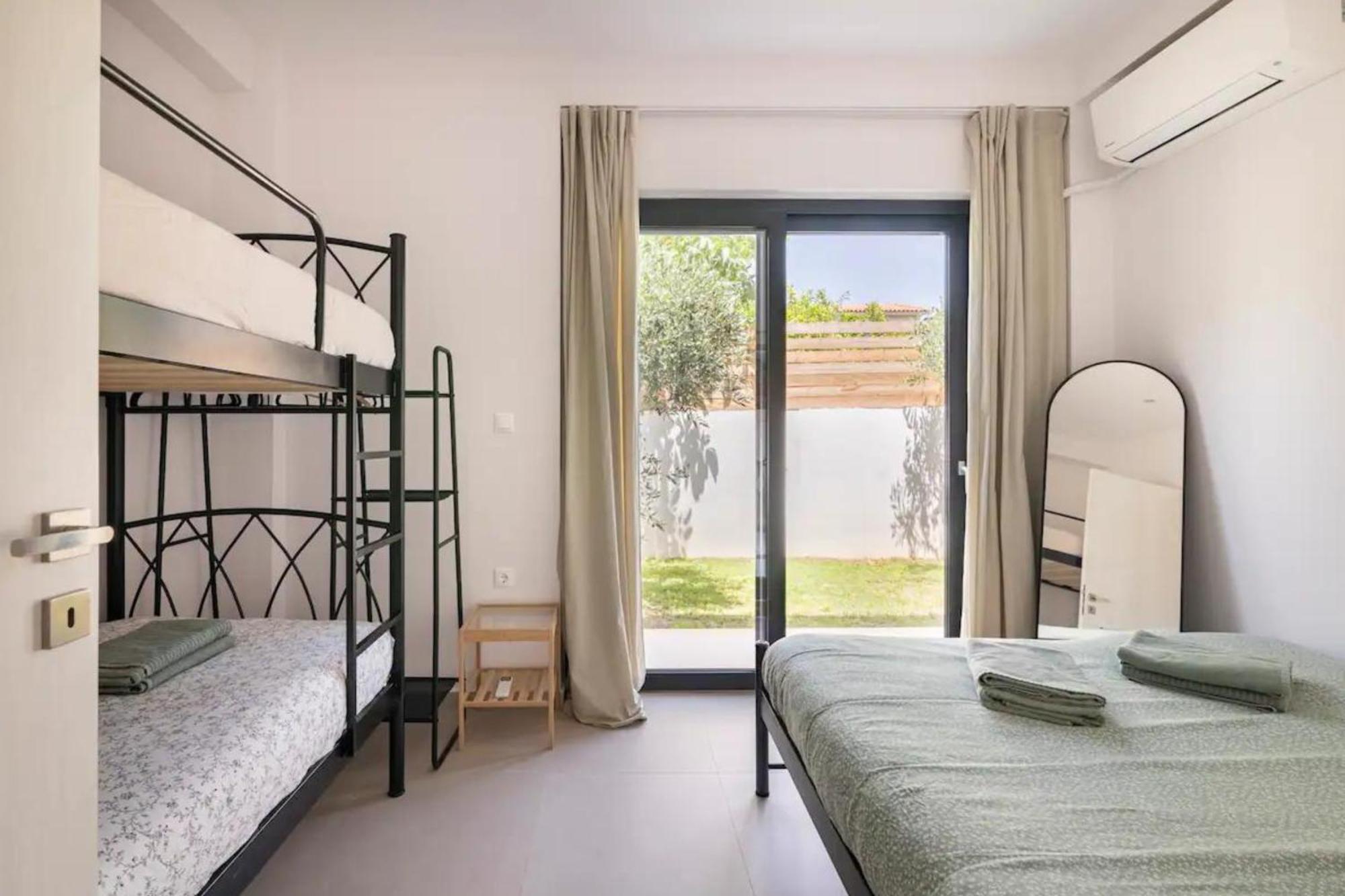 Villa Kala Loutraki - Private Pool & Sauna I Beach エクステリア 写真