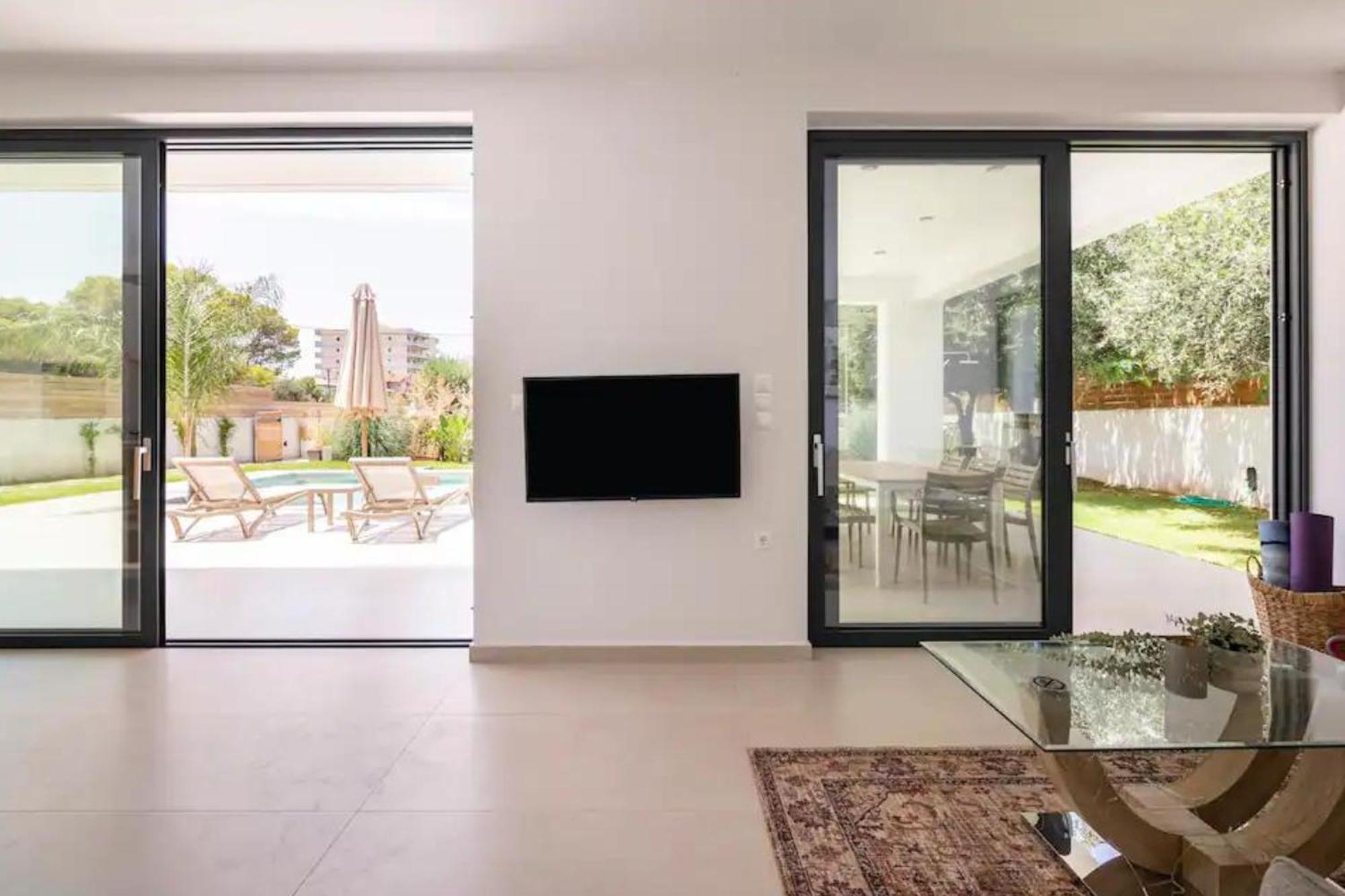 Villa Kala Loutraki - Private Pool & Sauna I Beach エクステリア 写真
